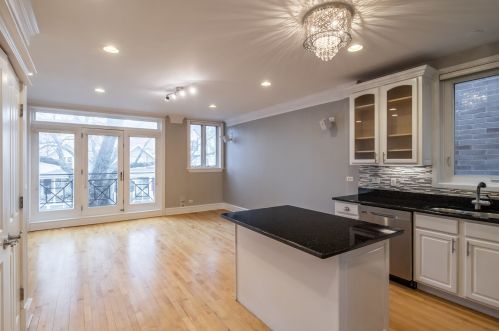 2711 Wilton Ave, Chicago, IL 60614-1423