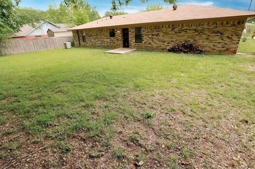 835 Garrett Cir, Chandler, TX 75758-9631