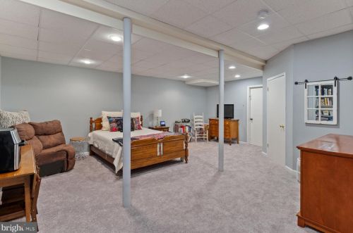 53 Manor Dr, Princeton NJ  08540-1643 exterior