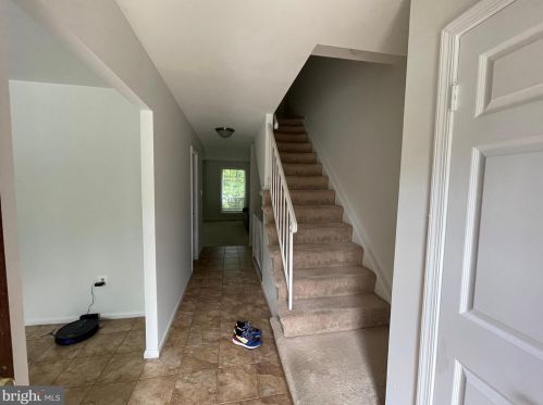 9030 Fox Grape Ln, Springfield VA  22152-2503 exterior