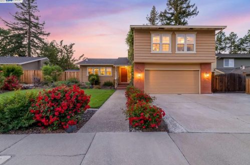 7731 Knollbrook Dr, Pleasanton, CA 94588-3624