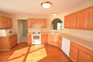 5220 Bogey Dr, Indianapolis IN  46235-6056 exterior