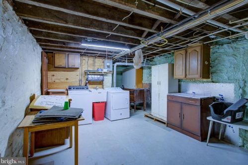 827 Walnut St, Lancaster PA  17602-2436 exterior