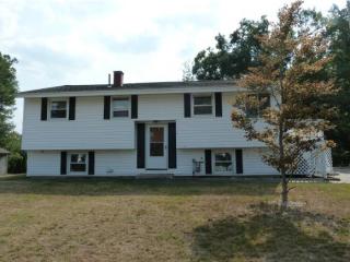 10 Fordham Dr, Nashua, NH 03062-1618
