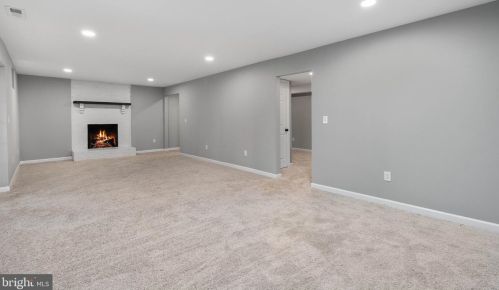 14676 Alps Dr, Woodbridge VA  22193-3322 exterior