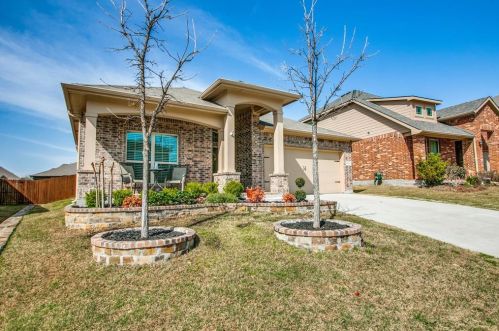 2744 Albatross Ln, Fort Worth, TX 76177-2123
