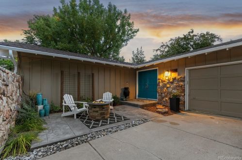 7038 Peakview Pl, Englewood, CO 80111-4621