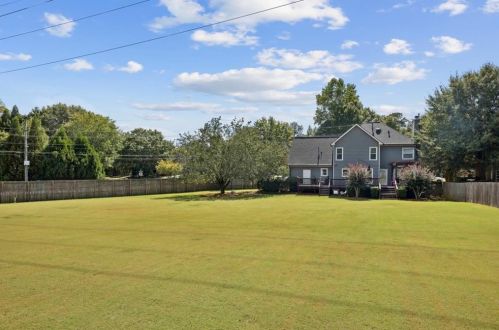 2520 Kingsglen Ct, Atlanta, GA 30360-1654