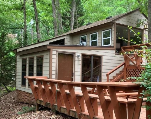324 Eastview Dr, Dawsonville, GA 30534-7132
