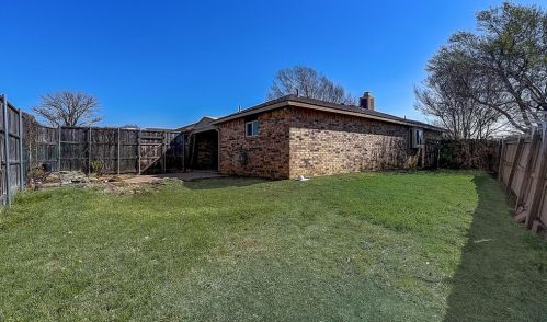 2006 Rochelle Ln, Carrollton TX 75007-2209 exterior