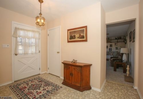 25 Nantes Rd, Parsippany, NJ 07054-4073
