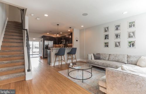 1809 Manton St, Philadelphia, PA 19146-2922