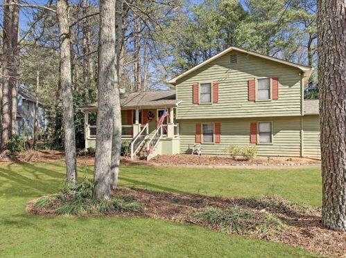 3328 Mill Stream Ln, Marietta, GA 30060-6216