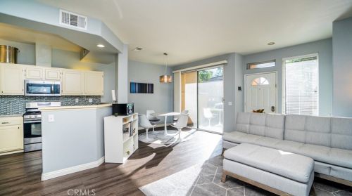 1055 Positano Ave, Anaheim CA  92808-1541 exterior