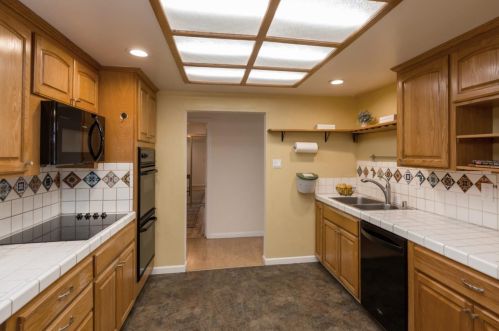 1800 Crater Lk Ave, Milpitas CA 95035-6608 exterior