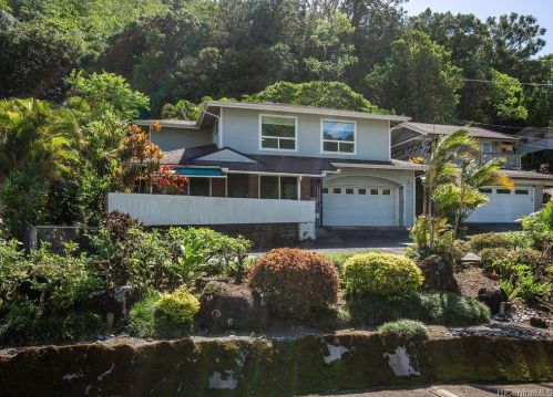 3577 Pinao St, Honolulu HI  96822-1183 exterior