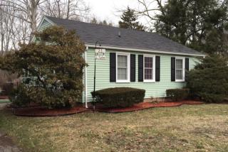 21 Comstock Ave, Ivoryton, CT 06442-1208
