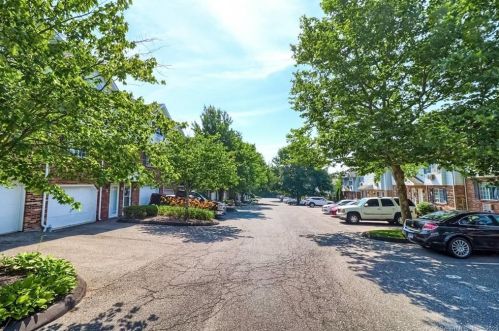 24 Blueridge Dr, Waterbury, CT 06704-1679