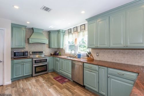 6 Evergreen Pkwy, Mount Olive, NJ 07828-3406