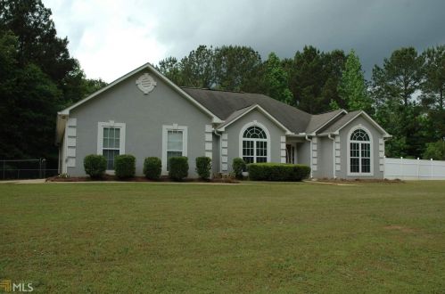104 Montrose Way, Lagrange, GA 30240-7728