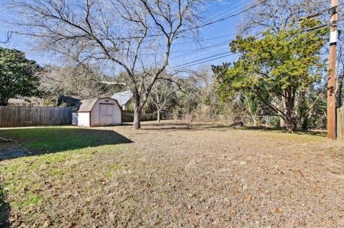 5204 Creekline Dr, Austin TX  78745-2227 exterior