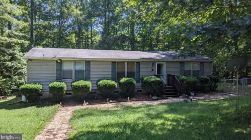 11016 Forest Hollow Dr, Bumpass, VA 23024-9698