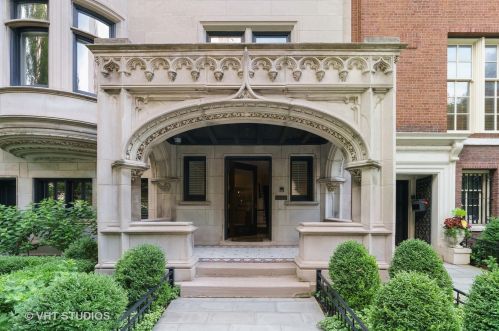 1449 Astor St, Chicago, IL 60610-1608
