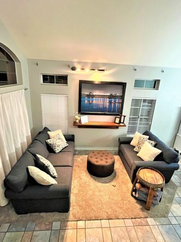 10727 Moss Rose Ct, Yucaipa, CA 92399-5925