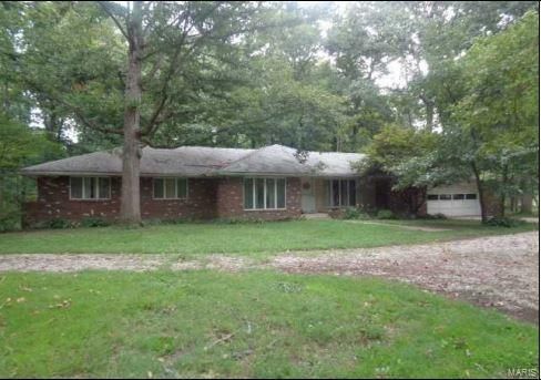 8572 Schien Rd, Worden, IL 62097-2318