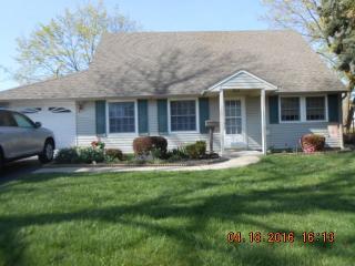 23 Canary Rd, Levittown, PA 19057-1601