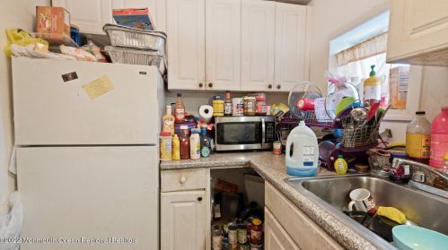 1512 Summerfield Ave, Tinton Falls NJ 07712-6918 exterior