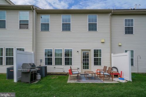 26 Sundance Dr, Trenton NJ  08619-3967 exterior