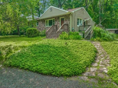 57 Old Readingsburg Rd, Califon, NJ 07830-4207