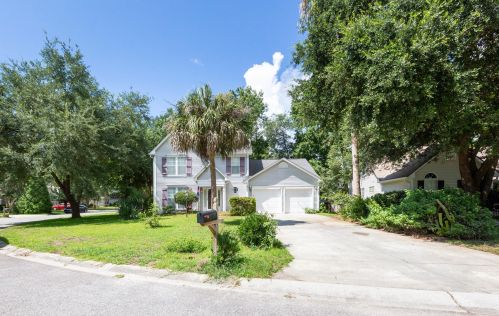 2028 Country Manor Dr, Mount Pleasant, SC 29466-7410