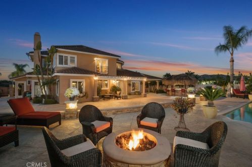 18003 Green Orchard Pl, Riverside CA  92508-8743 exterior