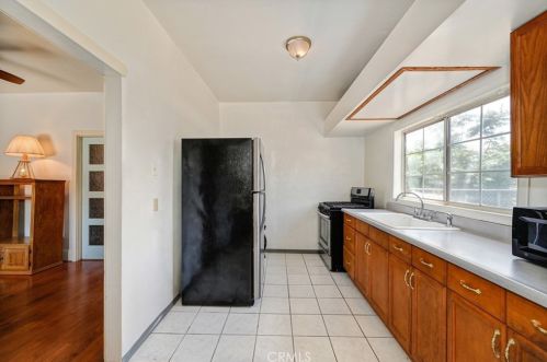 163 Campus Ave, Upland CA  91786-6830 exterior