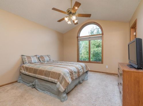 664 Bridle Ridge Rd, Saint Paul MN  55123-1681 exterior