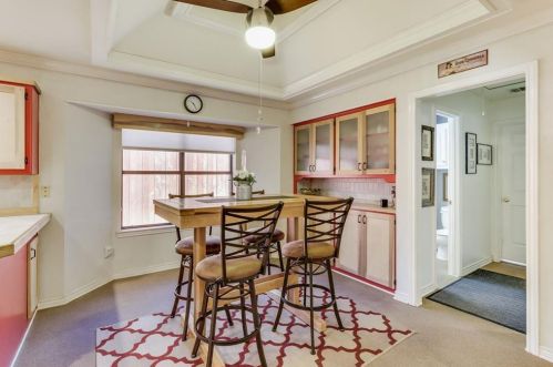 2517 Belmeade Dr, Carrollton TX 75006-2008 exterior