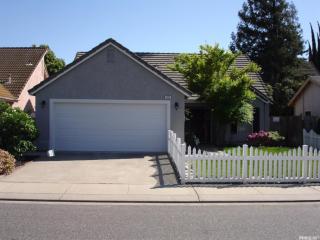 2104 Cox Ave, Modesto, CA 95358-1018