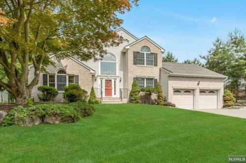 20 Forest Hill Rd, Mahwah, NJ 07430-3111