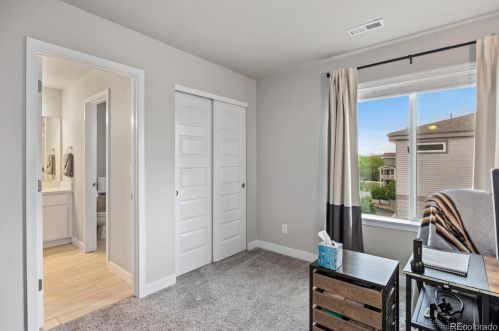 2418 Troy Ct, Aurora CO 80011-6641 exterior