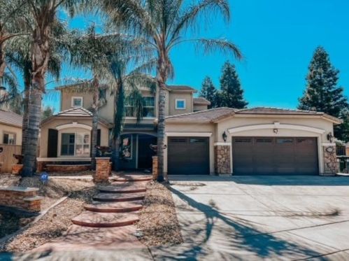 9825 Castelli Way, Elk Grove, CA 95757-3013