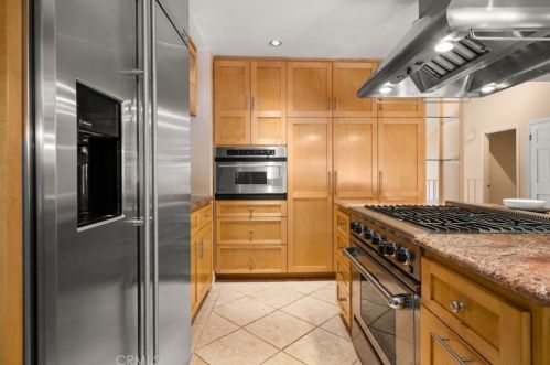 2921 Graceland Way, Glendale CA 91206-1332 exterior