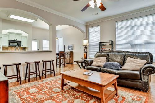 8216 Bridge St, Fort Worth TX 76103-1350 exterior