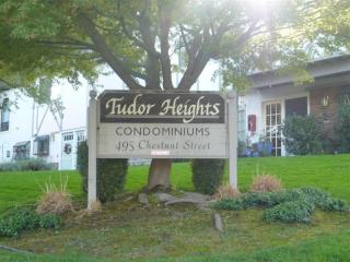 495 Chestnut St, Ashland, OR 97520-1559