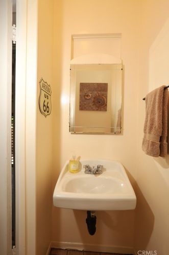 1205 Cleveland Rd, Glendale CA  91202-2602 exterior