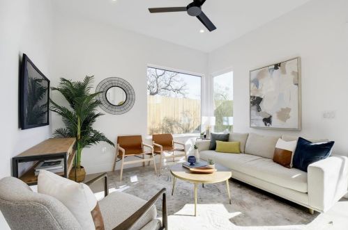 4907 Delores Ave, Austin TX  78721-2107 exterior