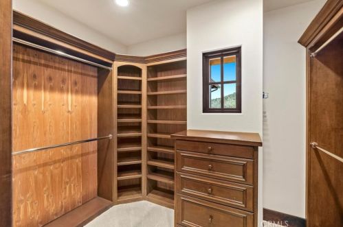 47 Echo Gln, Irvine CA  92603-0421 exterior