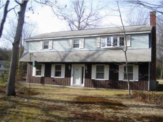 2 Shawnee Pl, Londonderry, NH 03053-7426
