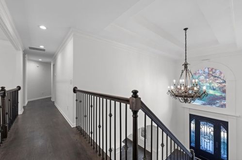 695 Highland Oaks Dr, Atlanta GA  30331-9210 exterior